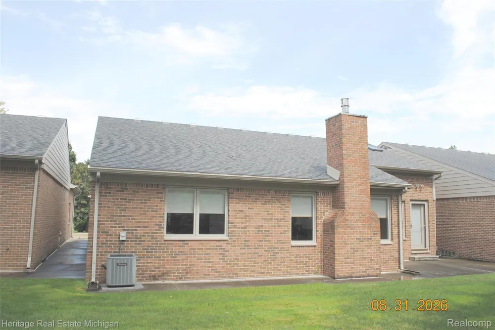 380 Walnut Drive South Lyon City, MI 48178