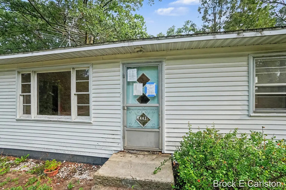 1442 Norwich Avenue Norton Shores City, MI 49444