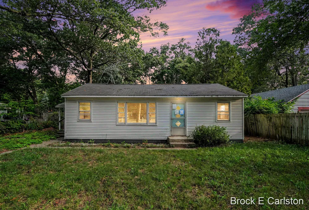 1442 Norwich Avenue Norton Shores City, MI 49444