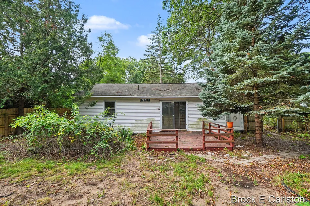 1442 Norwich Avenue Norton Shores City, MI 49444