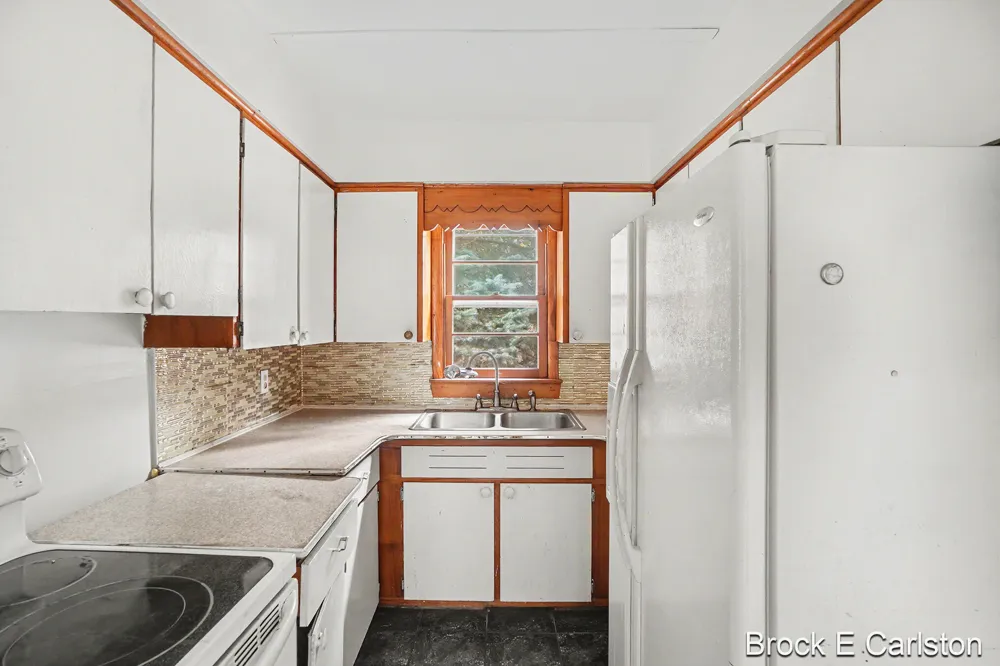 1442 Norwich Avenue Norton Shores City, MI 49444
