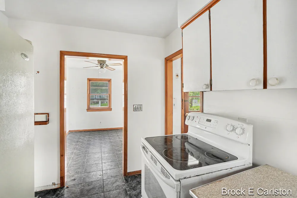 1442 Norwich Avenue Norton Shores City, MI 49444