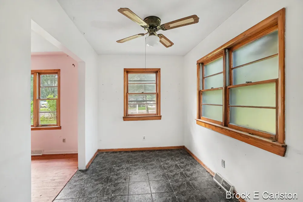 1442 Norwich Avenue Norton Shores City, MI 49444