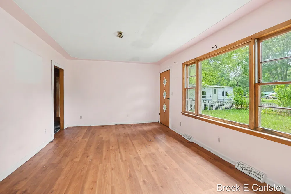 1442 Norwich Avenue Norton Shores City, MI 49444