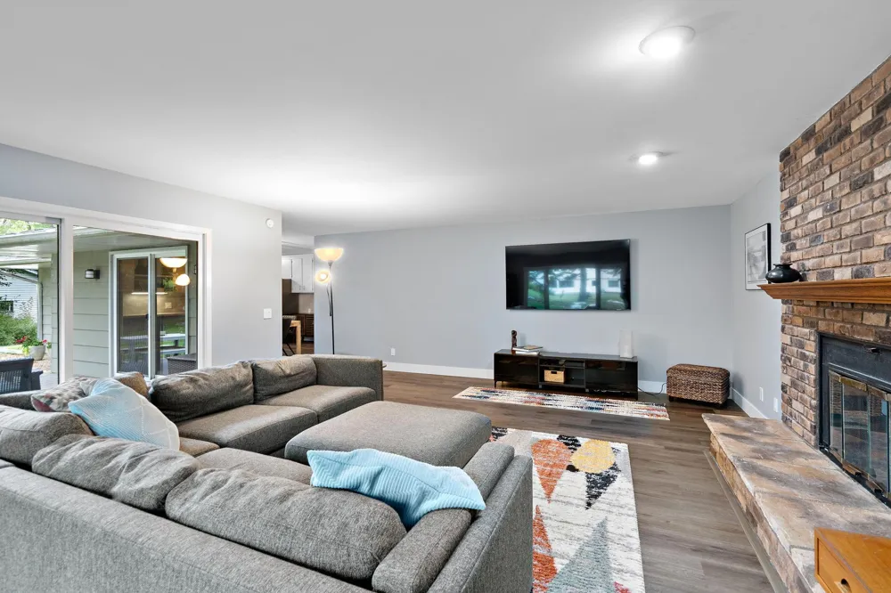 2125 Orkla Drive Golden Valley, MN 55427