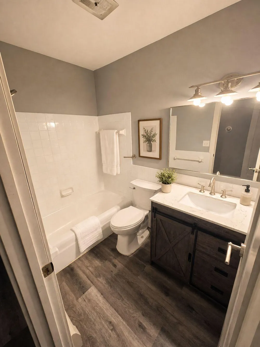 3155 Old Highway 8 #104 Roseville, MN 55418