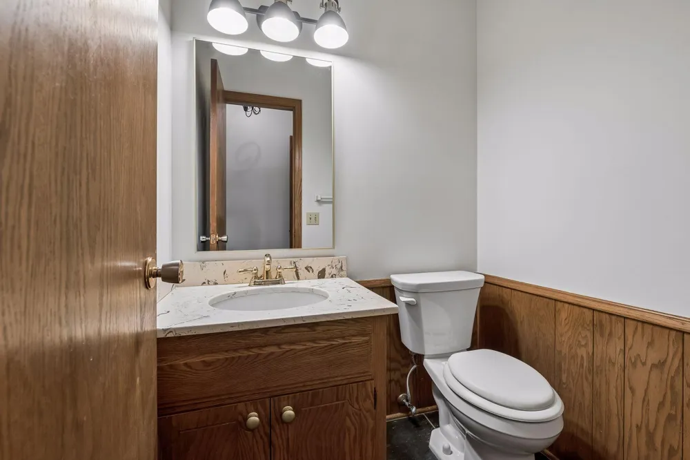 6508 W Shore Drive Edina, MN 55435