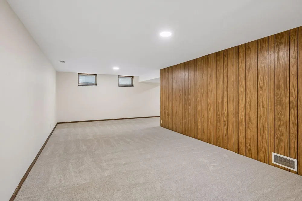 6508 W Shore Drive Edina, MN 55435