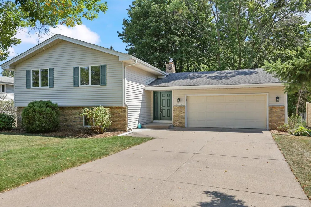 11377 Lily Street NW Coon Rapids, MN 55433