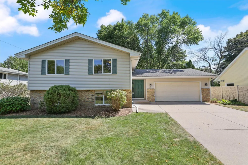 11377 Lily Street NW Coon Rapids, MN 55433