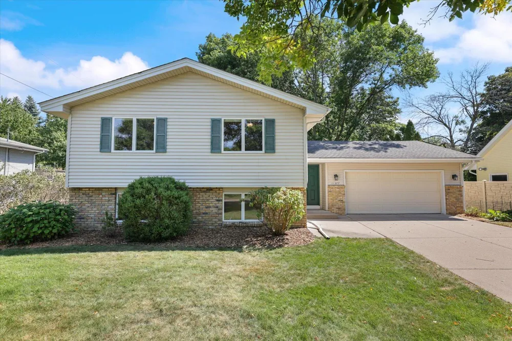 11377 Lily Street NW Coon Rapids, MN 55433