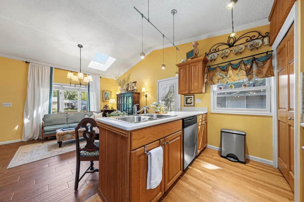 8720 11th Avenue S Bloomington, MN 55420