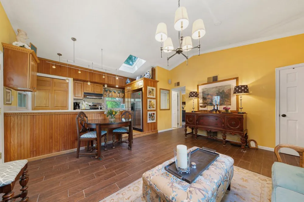 8720 11th Avenue S Bloomington, MN 55420