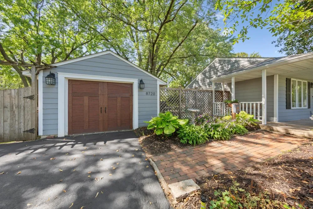 8720 11th Avenue S Bloomington, MN 55420