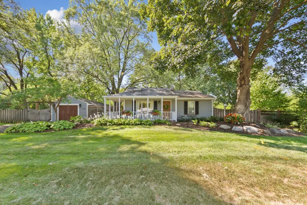 8720 11th Avenue S Bloomington, MN 55420