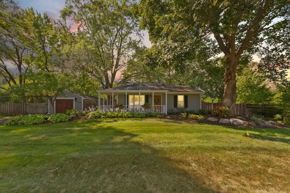 8720 11th Avenue S Bloomington, MN 55420