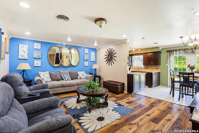 3410 Autumn Ln Kirby, TX 78219