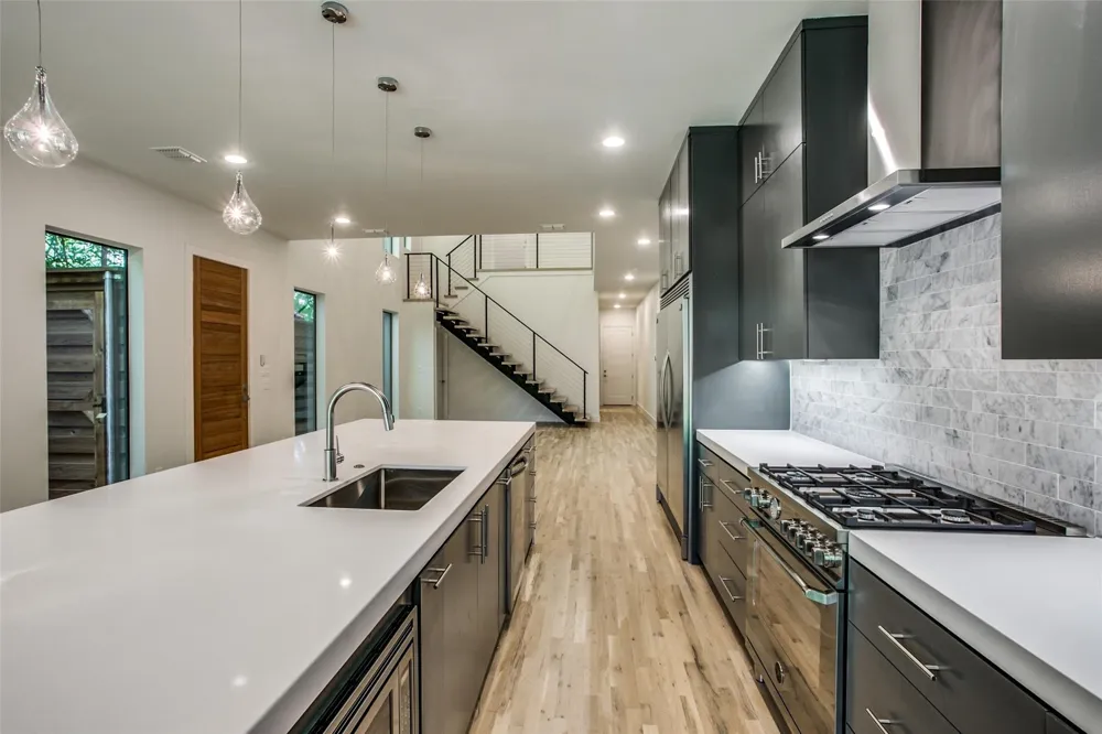 4633 Manett Street Dallas, TX 75204