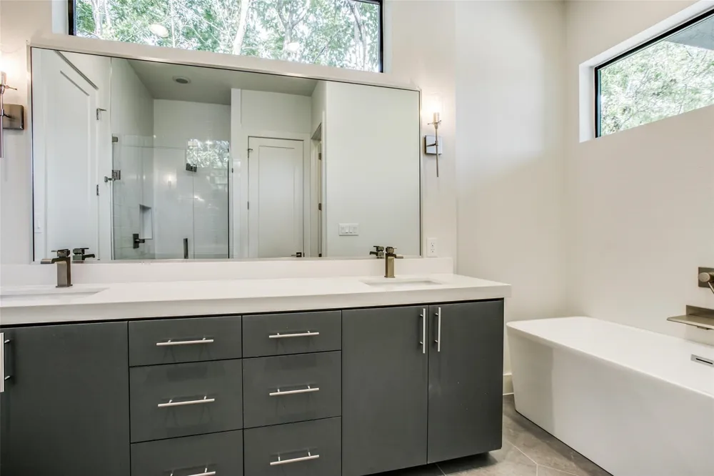 4633 Manett Street Dallas, TX 75204