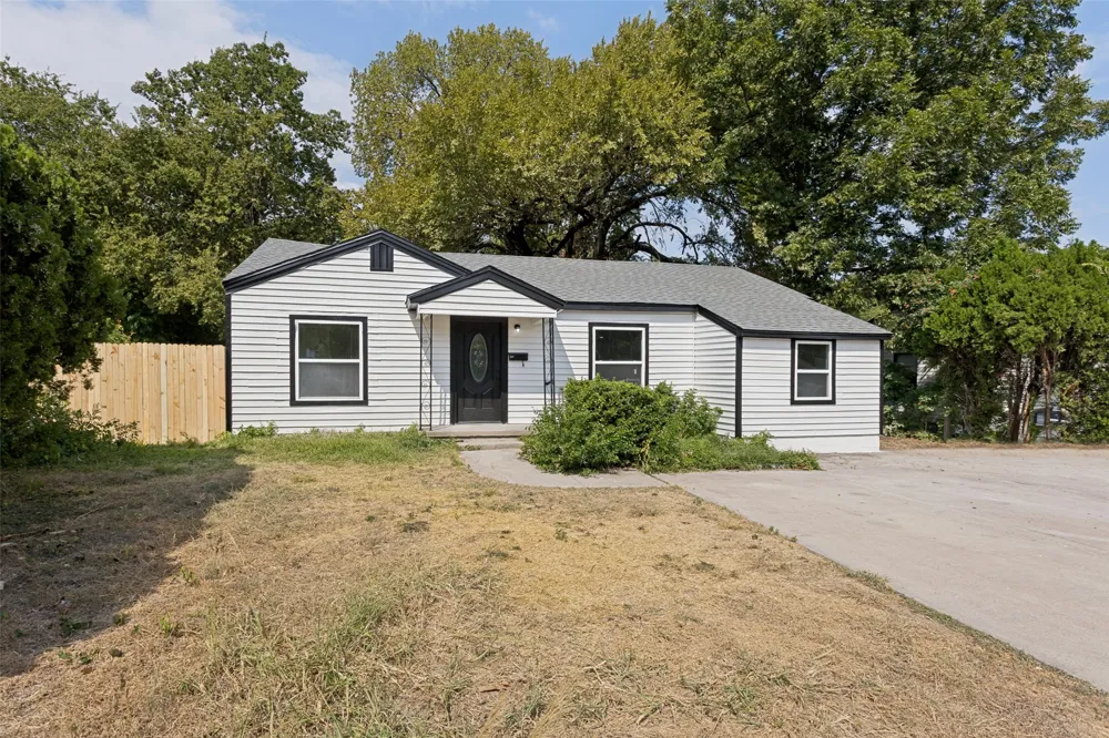 2613 Saturn Road Garland, TX 75041