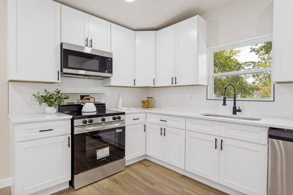 2613 Saturn Road Garland, TX 75041