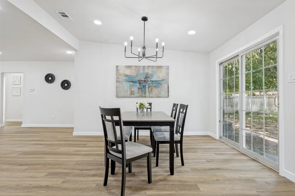 2613 Saturn Road Garland, TX 75041