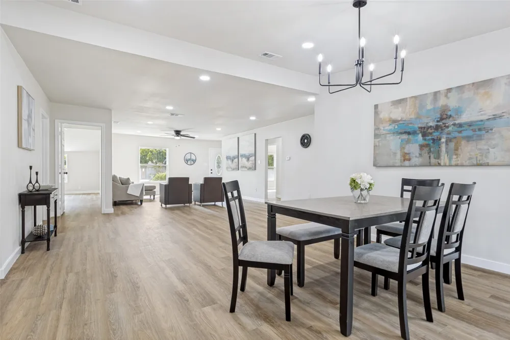2613 Saturn Road Garland, TX 75041