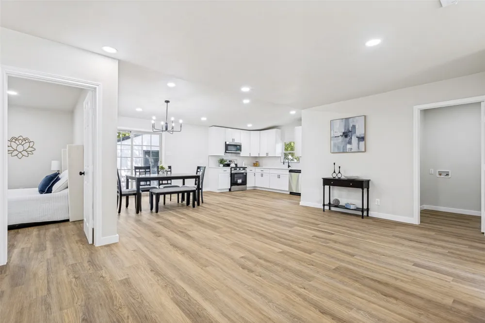 2613 Saturn Road Garland, TX 75041