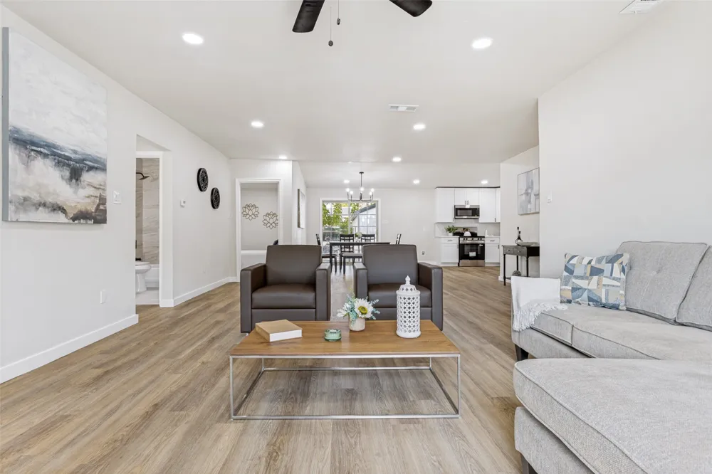 2613 Saturn Road Garland, TX 75041
