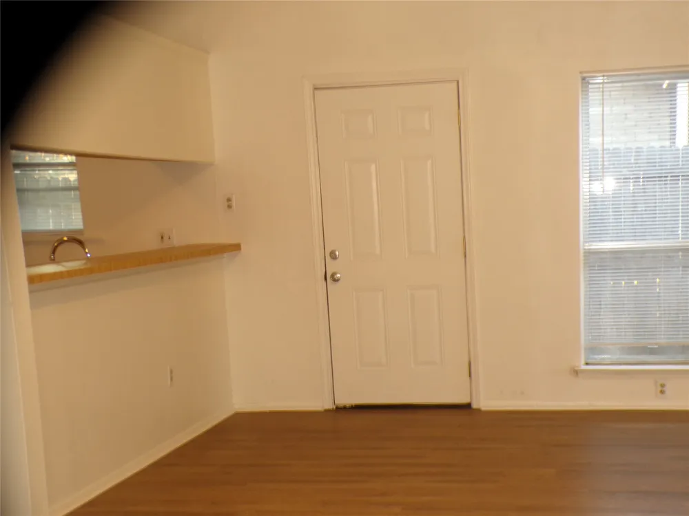 1464 Brook Meadow Circle Lancaster, TX 75134