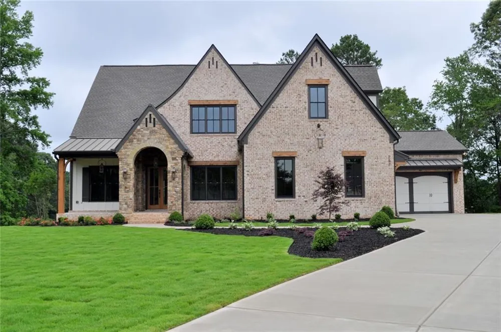 002 Amber Glow Lane NW Acworth, GA 30101