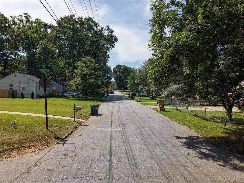 1923 Grove Avenue East Point, GA 30344