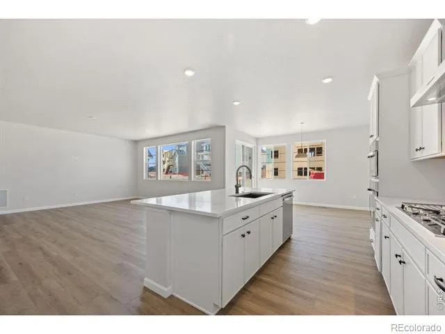 24376 E 35th Drive Aurora, CO 80019