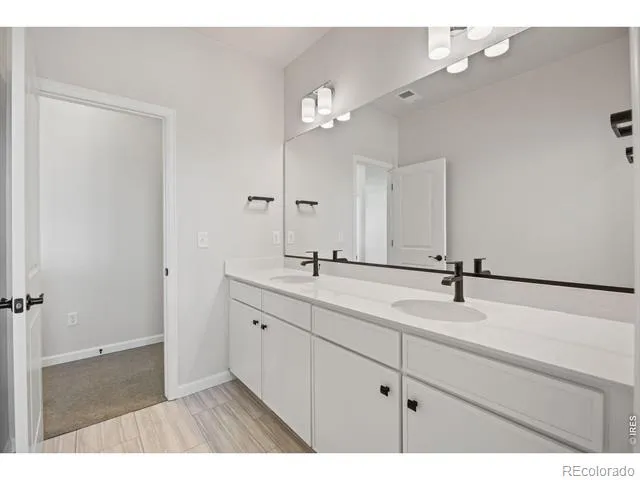 24376 E 35th Drive Aurora, CO 80019