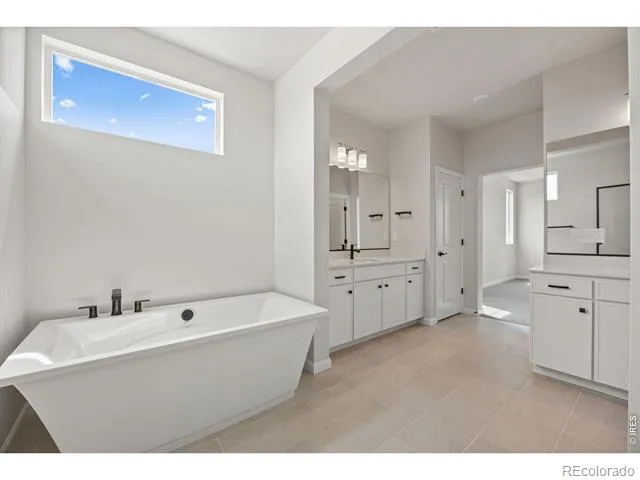 24376 E 35th Drive Aurora, CO 80019
