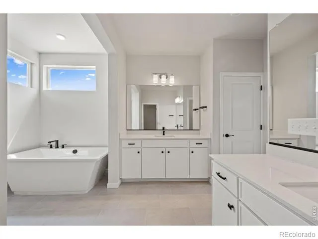24376 E 35th Drive Aurora, CO 80019