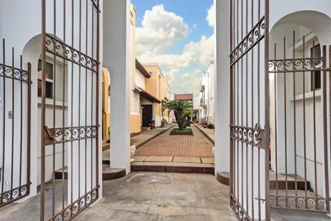 2744 Briarhurst Drive #2