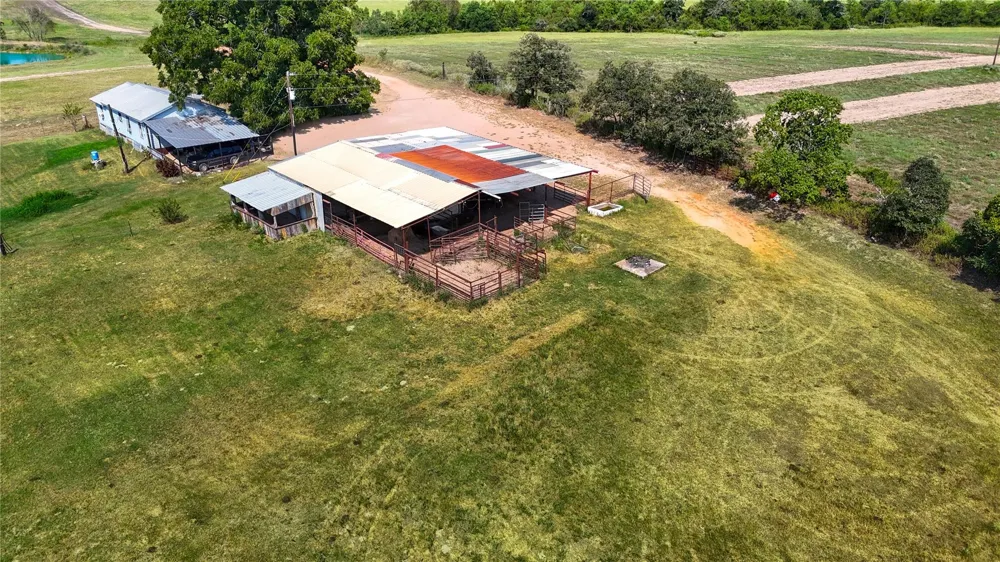 10802 County Road 203 Plantersville, TX 77363