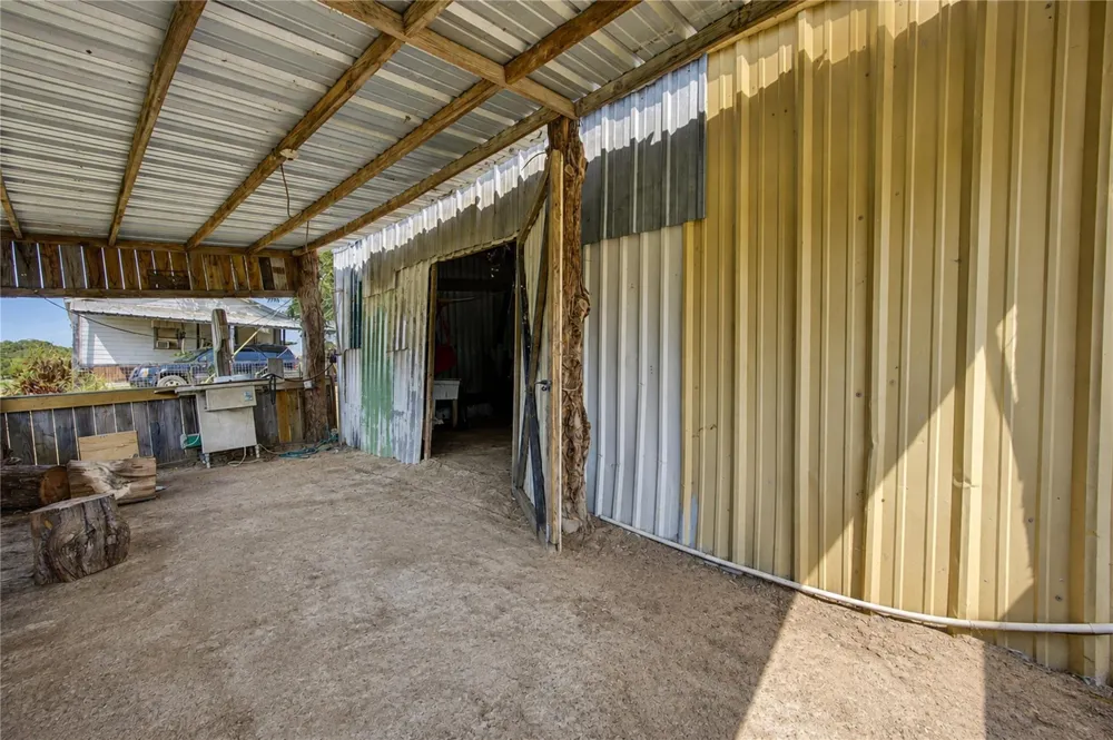 10802 County Road 203 Plantersville, TX 77363