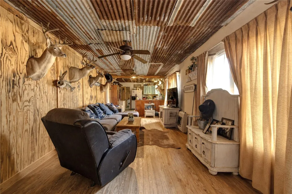 10802 County Road 203 Plantersville, TX 77363