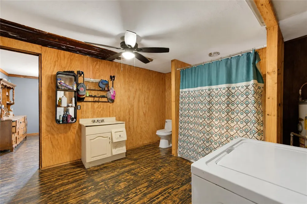 10802 County Road 203 Plantersville, TX 77363