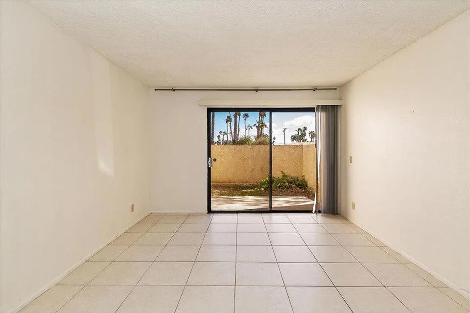 200 E Racquet Club Road #23 Palm Springs, CA 92262