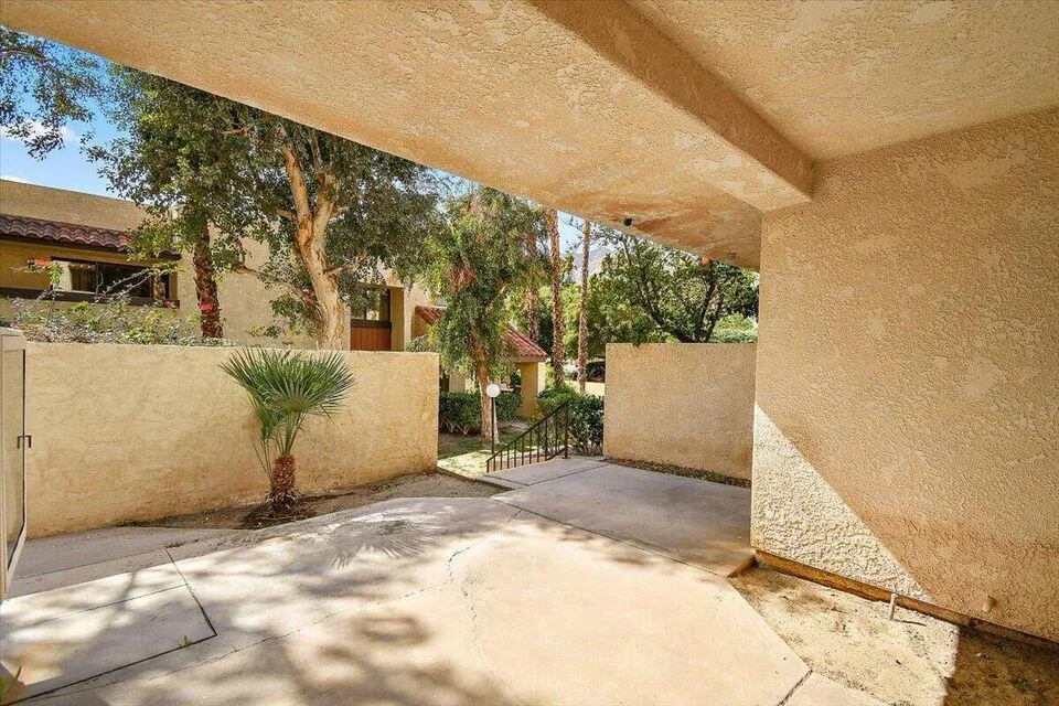 200 E Racquet Club Road #23 Palm Springs, CA 92262