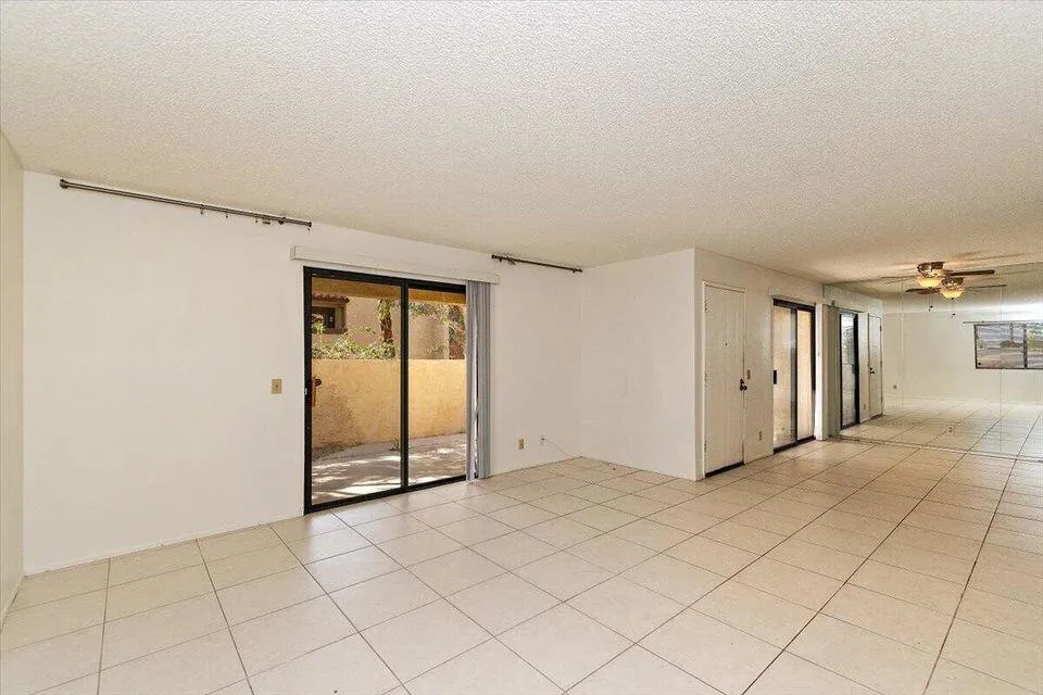 200 E Racquet Club Road #23 Palm Springs, CA 92262