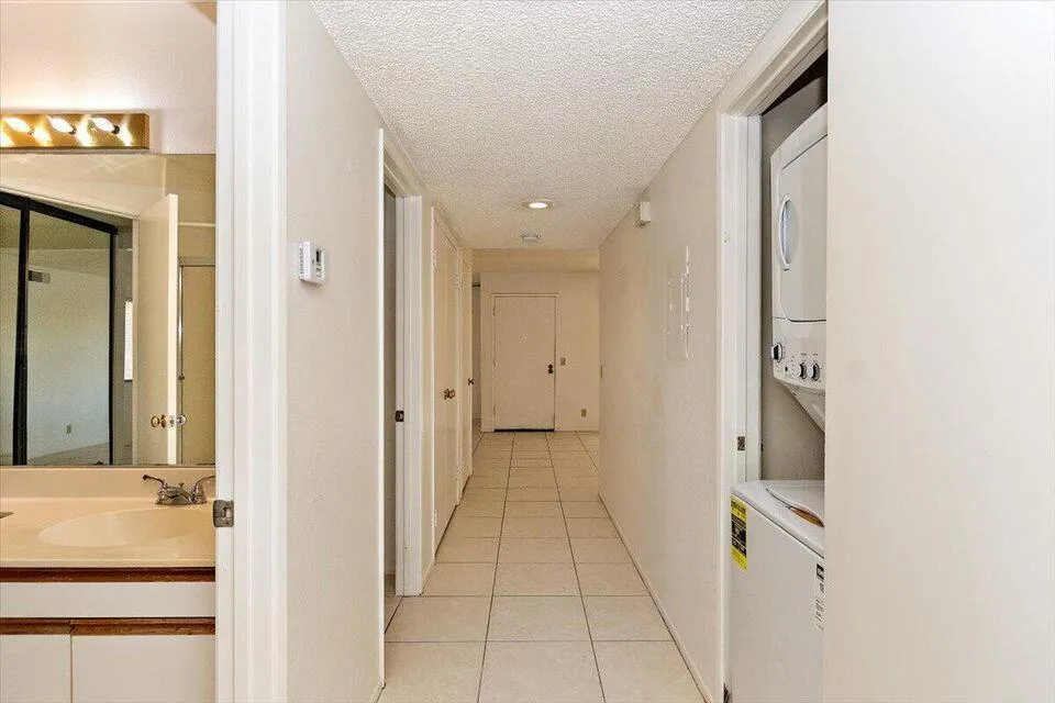 200 E Racquet Club Road #23 Palm Springs, CA 92262