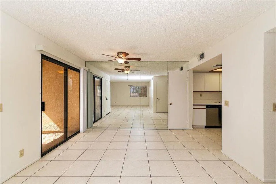 200 E Racquet Club Road #23 Palm Springs, CA 92262