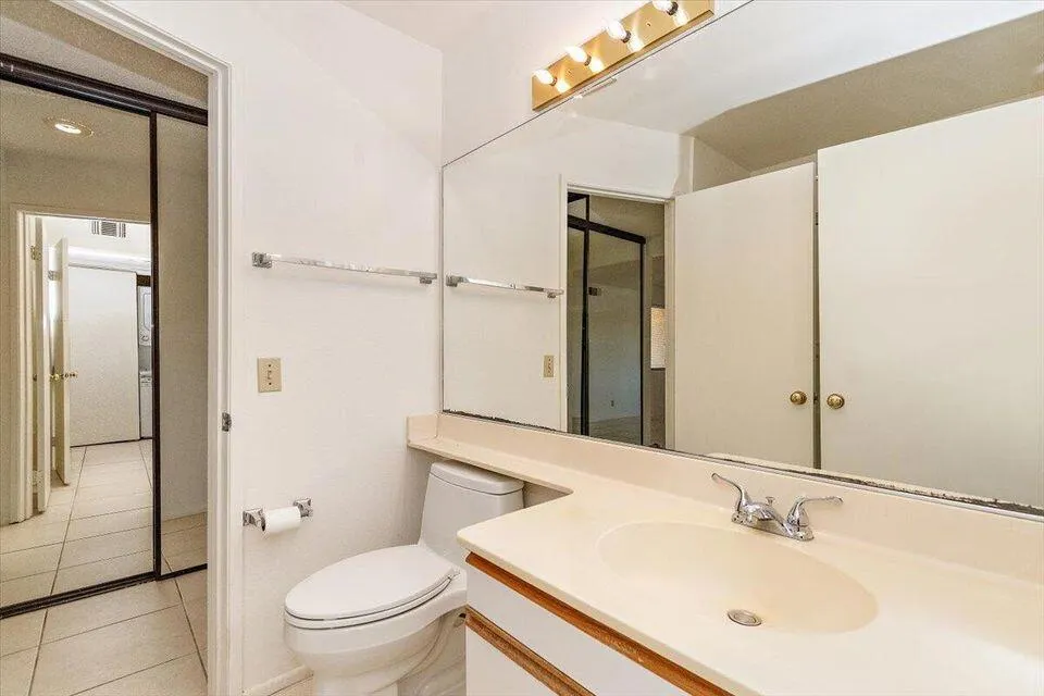 200 E Racquet Club Road #23 Palm Springs, CA 92262