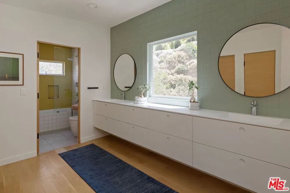 3750 Arbolada Road Los Angeles, CA 90027