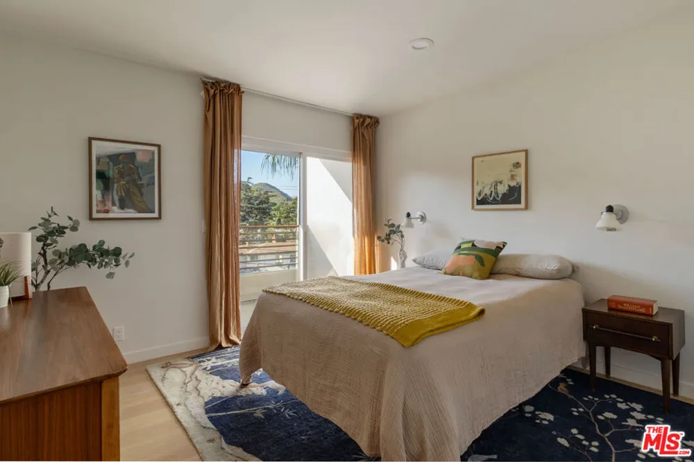 3750 Arbolada Road Los Angeles, CA 90027