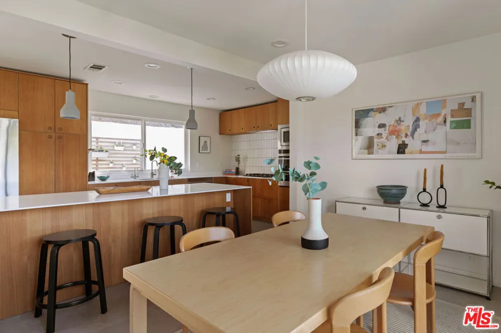 3750 Arbolada Road Los Angeles, CA 90027